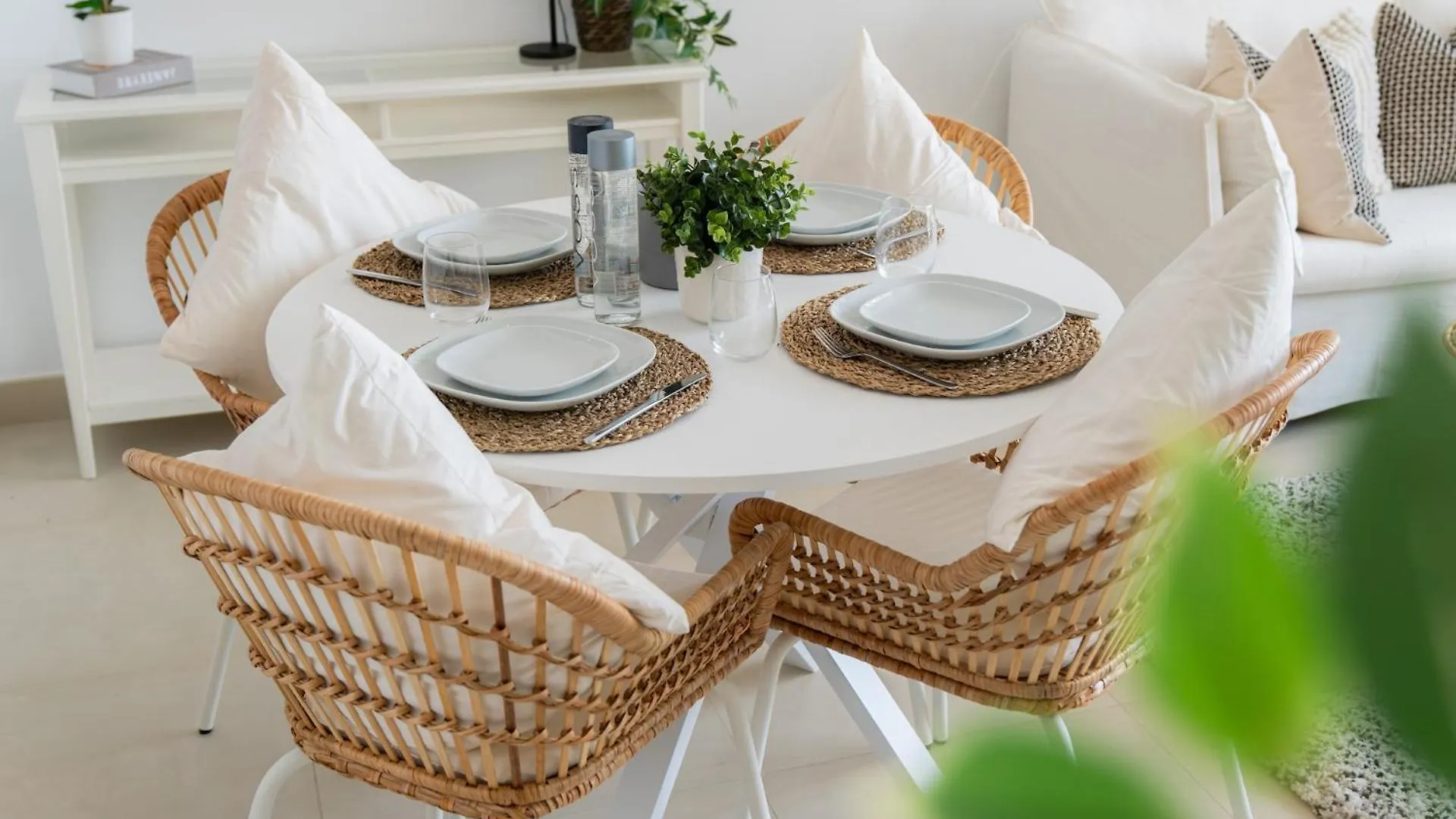 Apartment Elite Escape Holiday Home - 2 Bhk Getaway With Burj Khalifa View And Dubai Mall Access - 1504