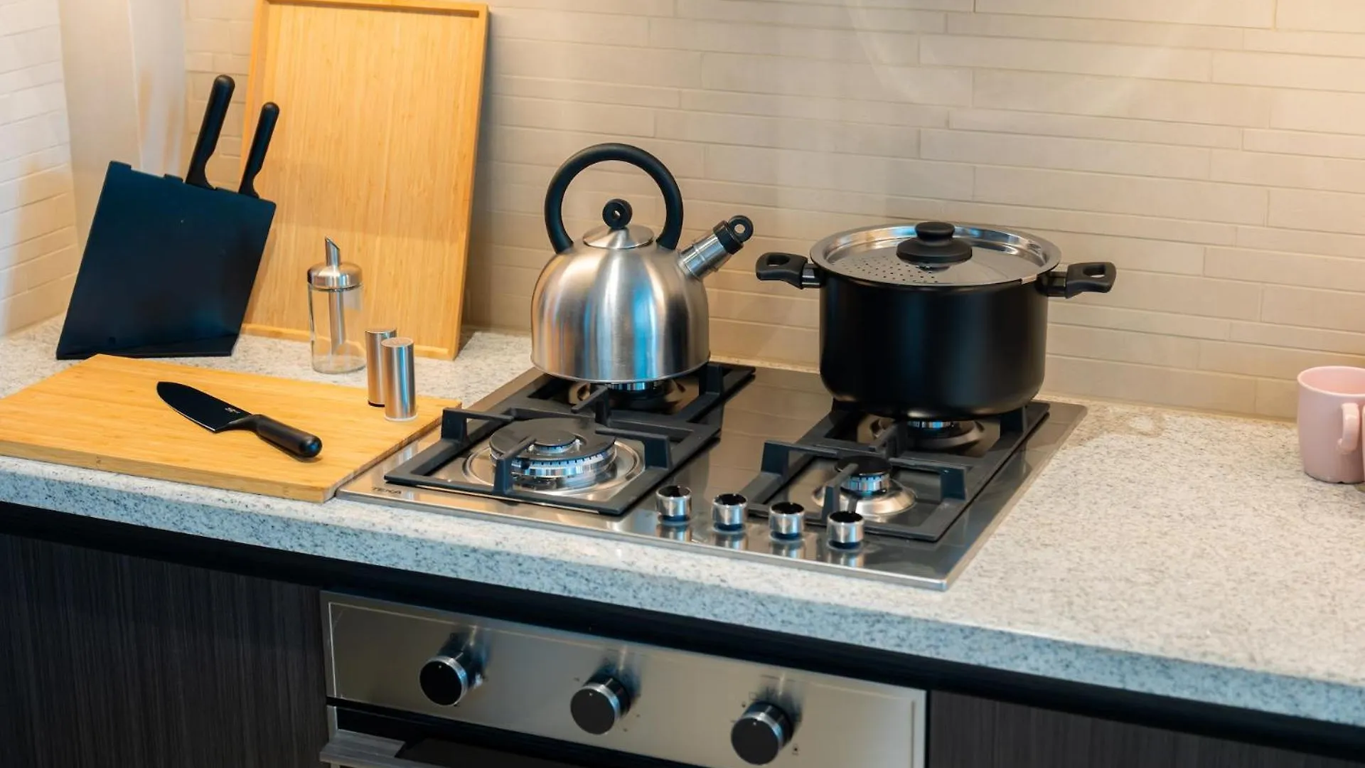 Elite Escape Holiday Home - 2 Bhk Getaway With Burj Khalifa View And Dubai Mall Access - 1504